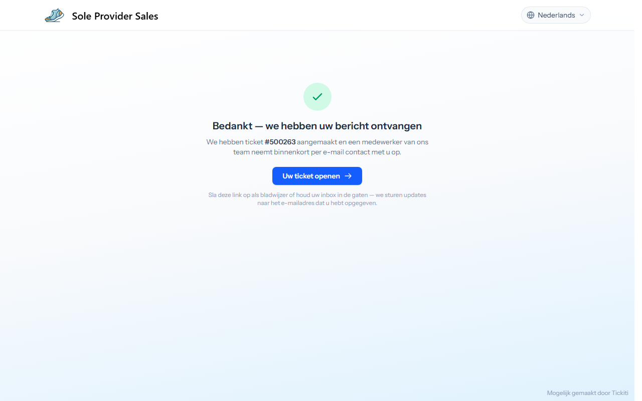 De bevestiging: een groen vinkje, het nieuwe ticketnummer en een knop Uw ticket openen